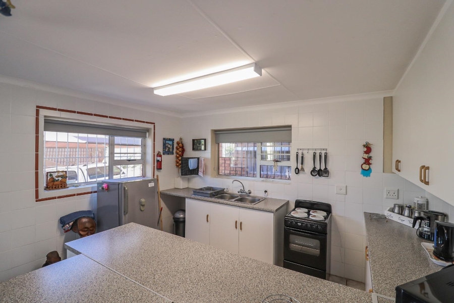 4 Bedroom Property for Sale in De Kelders Western Cape